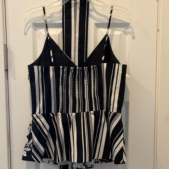 White House Black Market Black and White Floral Striped Top - Picture 8 of 9